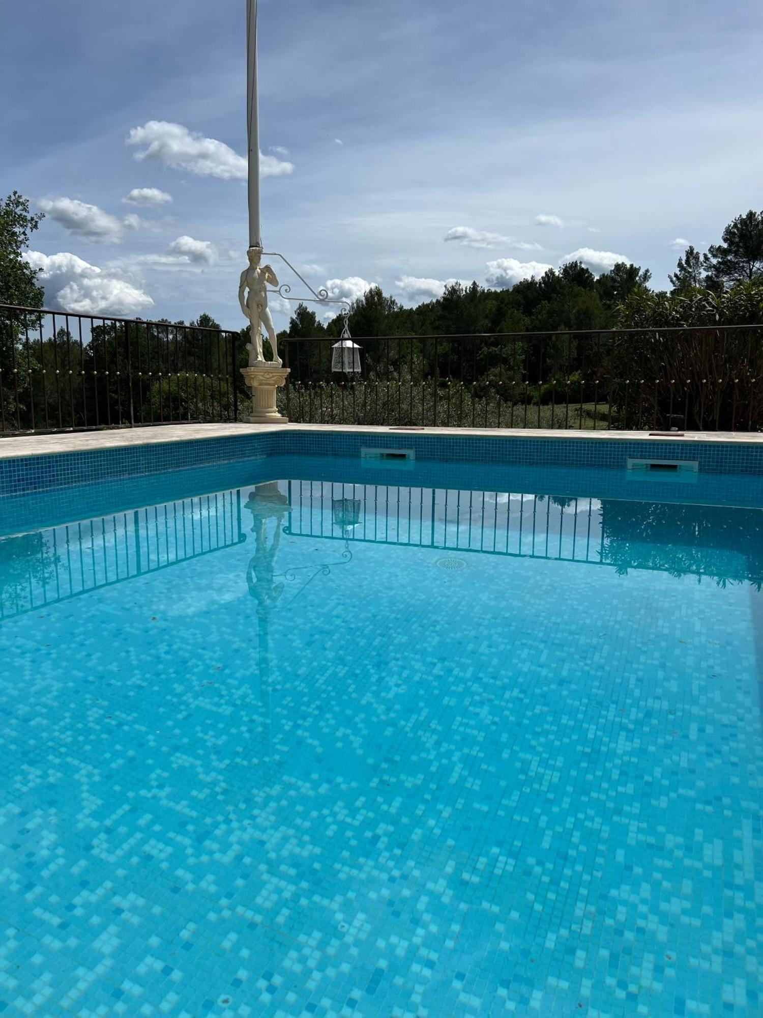 Bastide Des Hesperides Apartment Flayosc Bagian luar foto